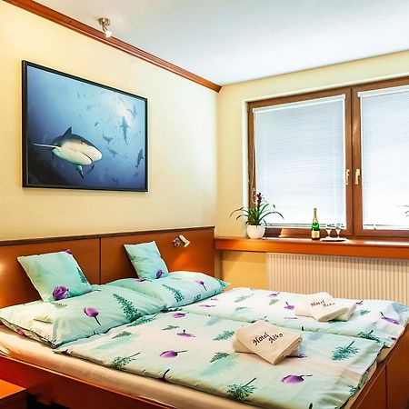 רוז'ומברוק Hotel Acko מראה חיצוני תמונה
